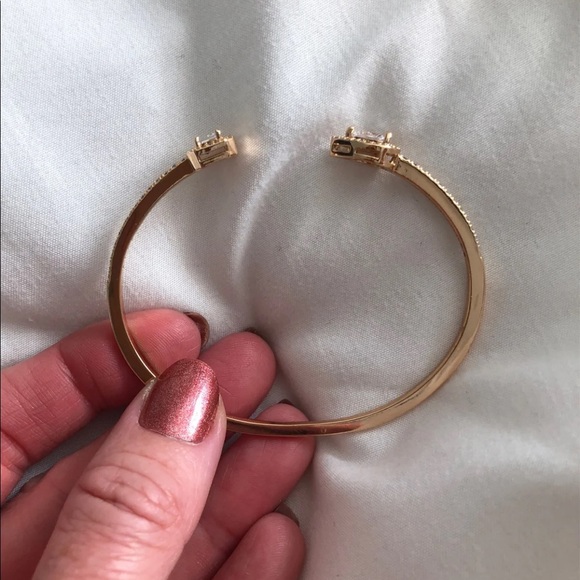 Rose gold crystal cuff bracelet - Picture 4 of 6